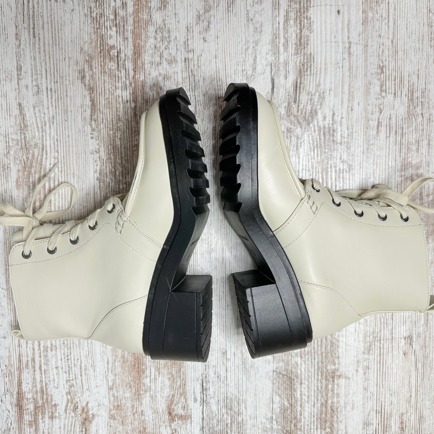 Amazon Essentials Ivory Moc Toe Boot Size 9