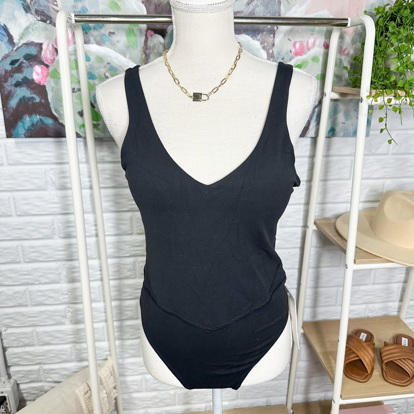 Colorfulkoala New Black Dreamlux V Neck Bodysuit Size Large