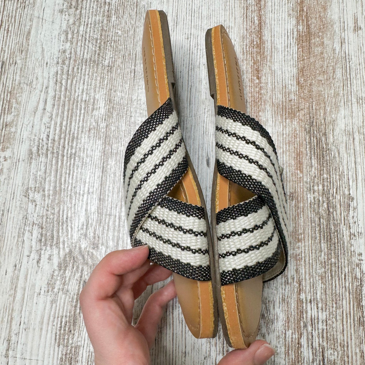 Old Navy Cross Strap Sandal Size 6