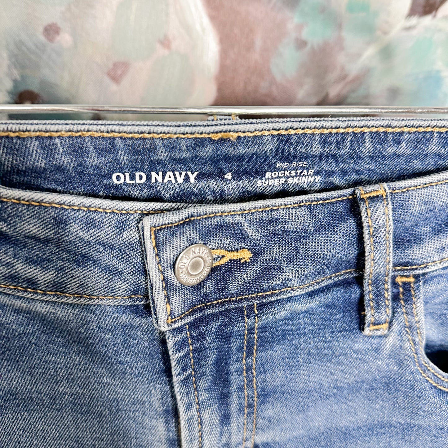 Old Navy Mid Rise Rockstar Super Skinny Jeans Size 4