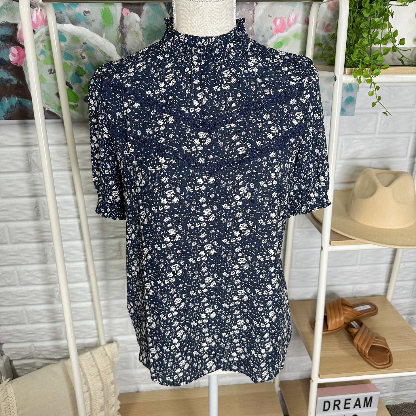 LOFT New Vine Lace Trim Mock Neck Top Size Small