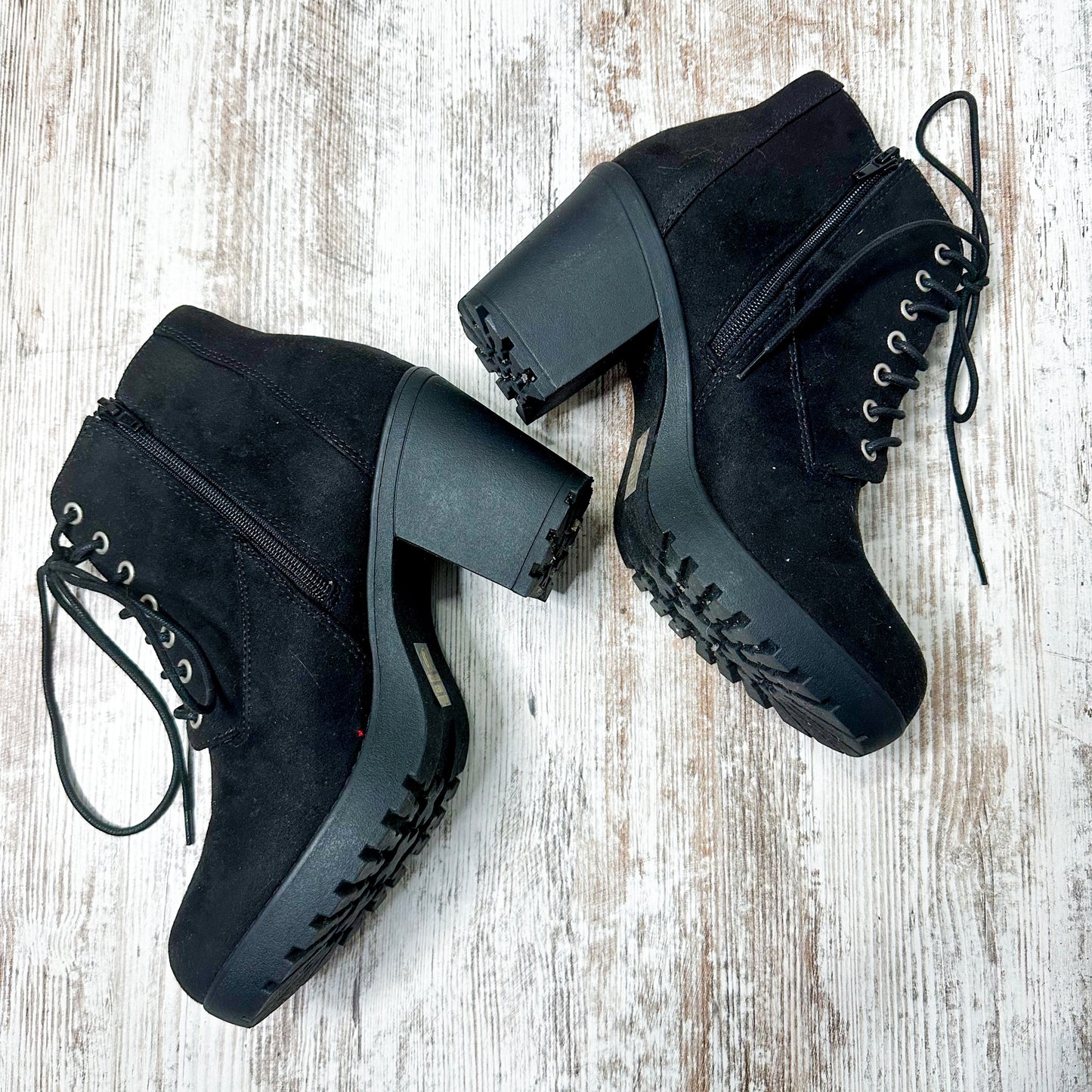 Soda Black Lug Sole Chunky Lace Up Boot (9.5)