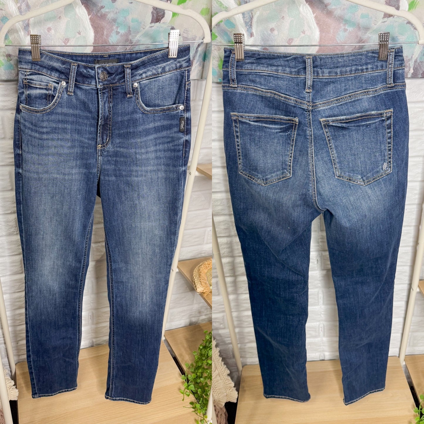 Silver Jeans Avery High Rise Straight Jeans (W28/L31)