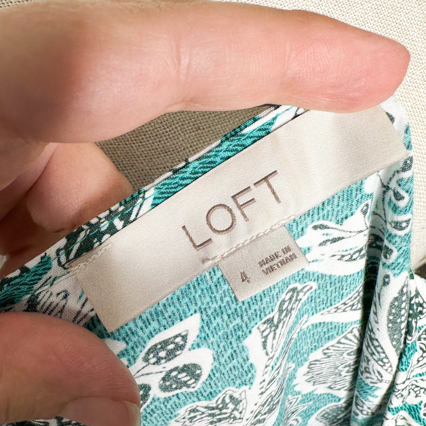 LOFT Floral Flutter Sleeve Pocket Dress Size 4
