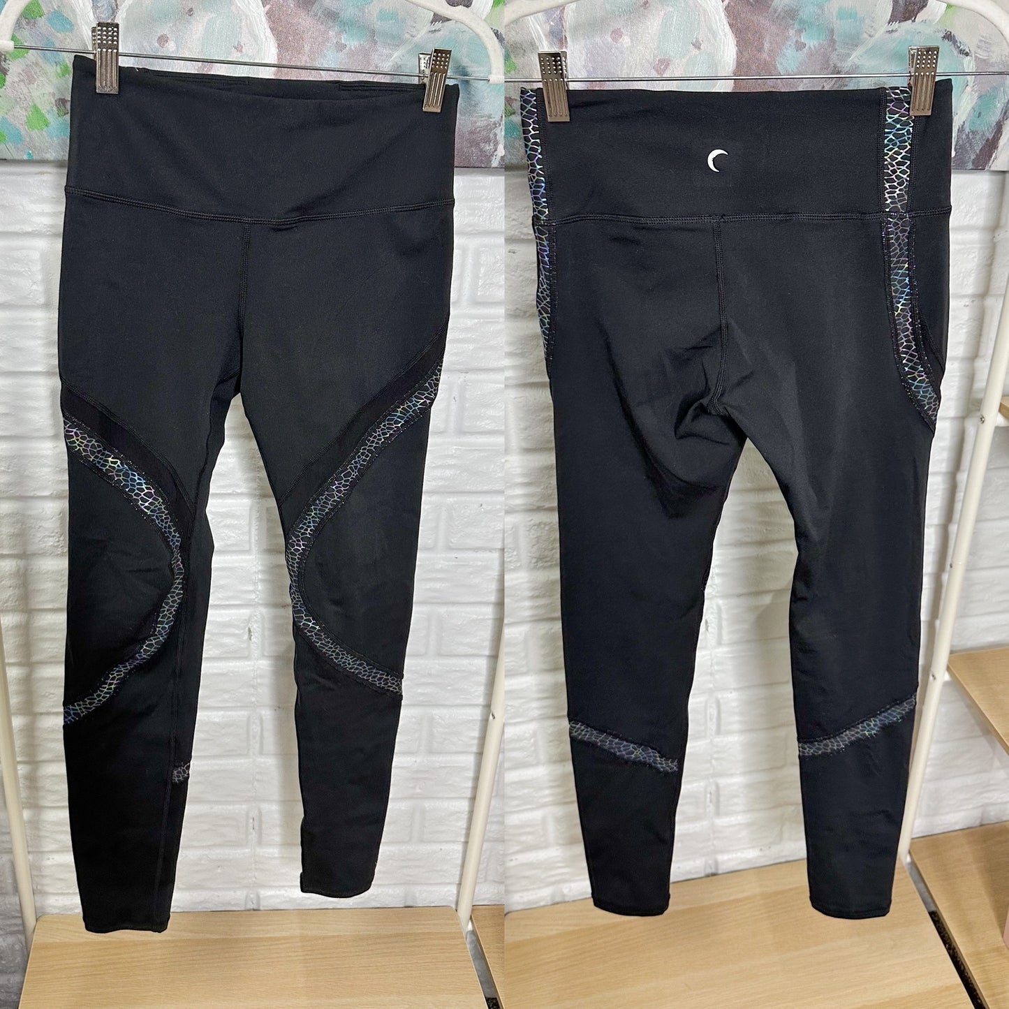 Zyia Black Reflective Serpent Hi-Rise Crop Legging Size 2