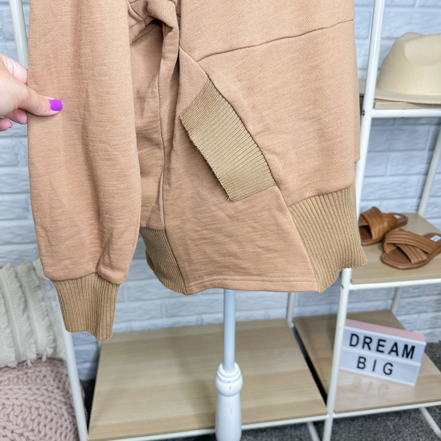 Mae Designs New Rust Henley Pullover Size Small