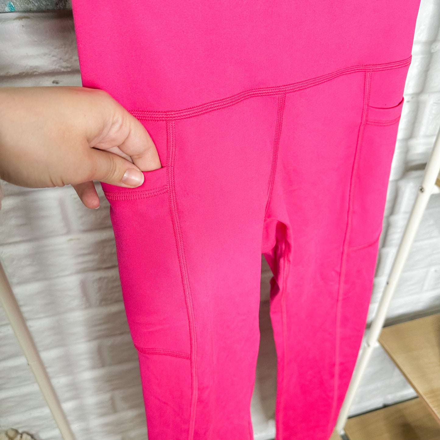 Hollister Gilly Hicks New Pink Recharge High Rise Leggings Size Medium Long