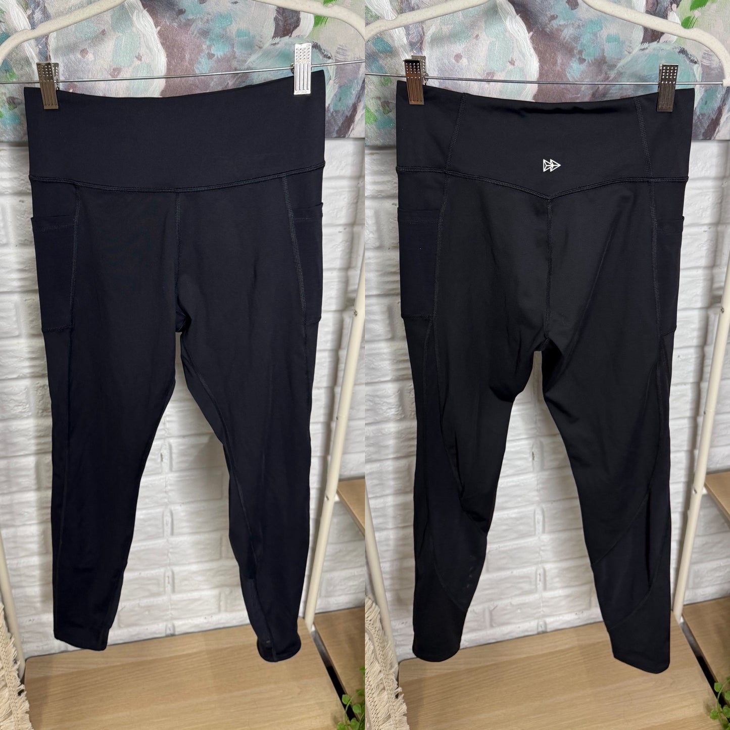 Yvette Black Matching Sports Bra + High-Waisted Leggings (M/L)