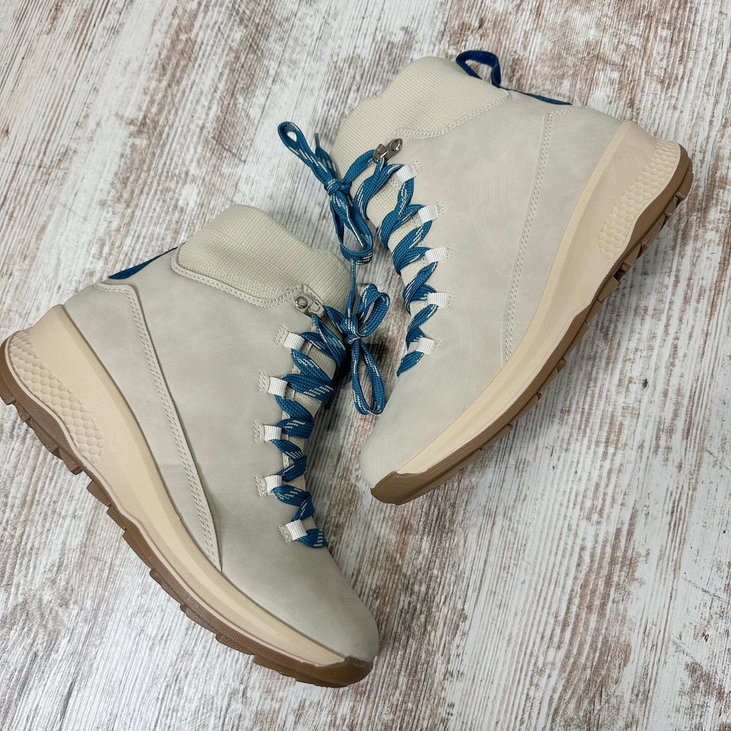Maurice’s New Addie Hiker Hybrid Boot Size 6
