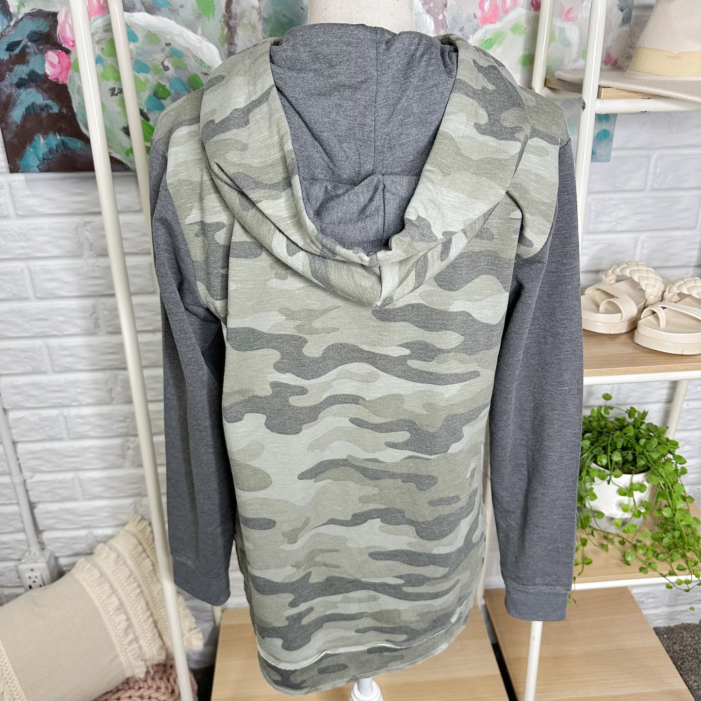 Maurice’s Homeward Camo Colorblock Hoodie Size Small