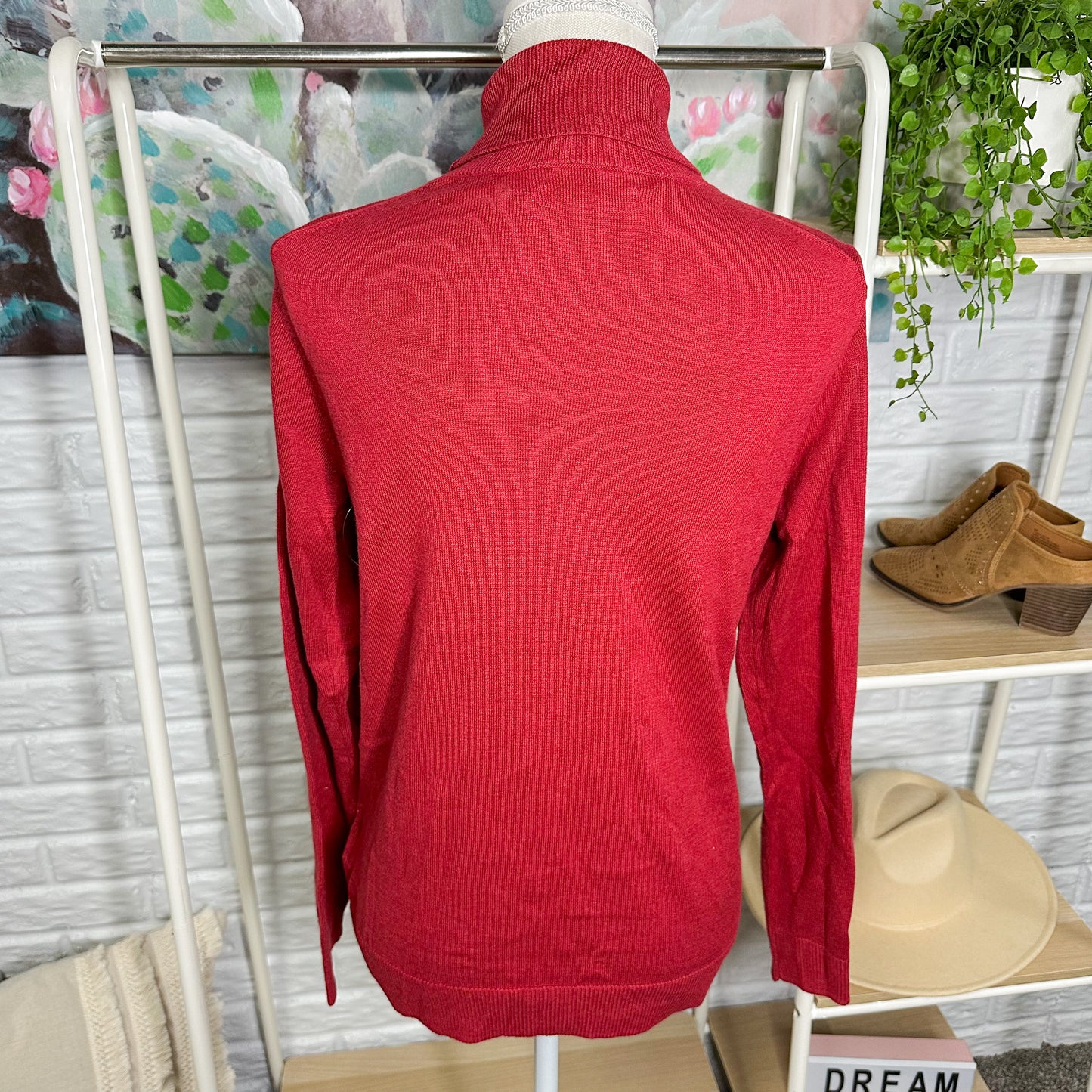 Amazon Essentials New Red Turtleneck Size Medium