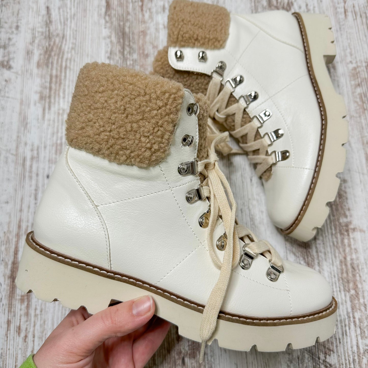 Oasis Society Aaliyah Sherpa Winter Boot Size 6.5