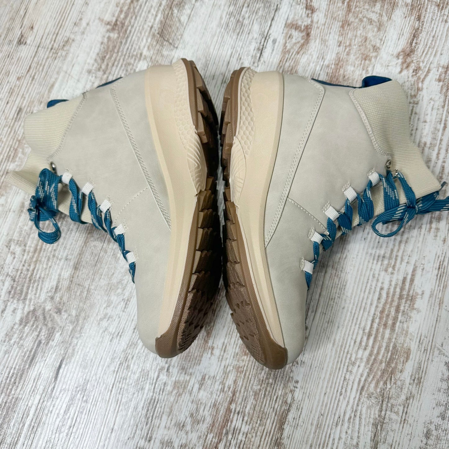 Maurice’s New Addie Hiker Hybrid Boot Size 6