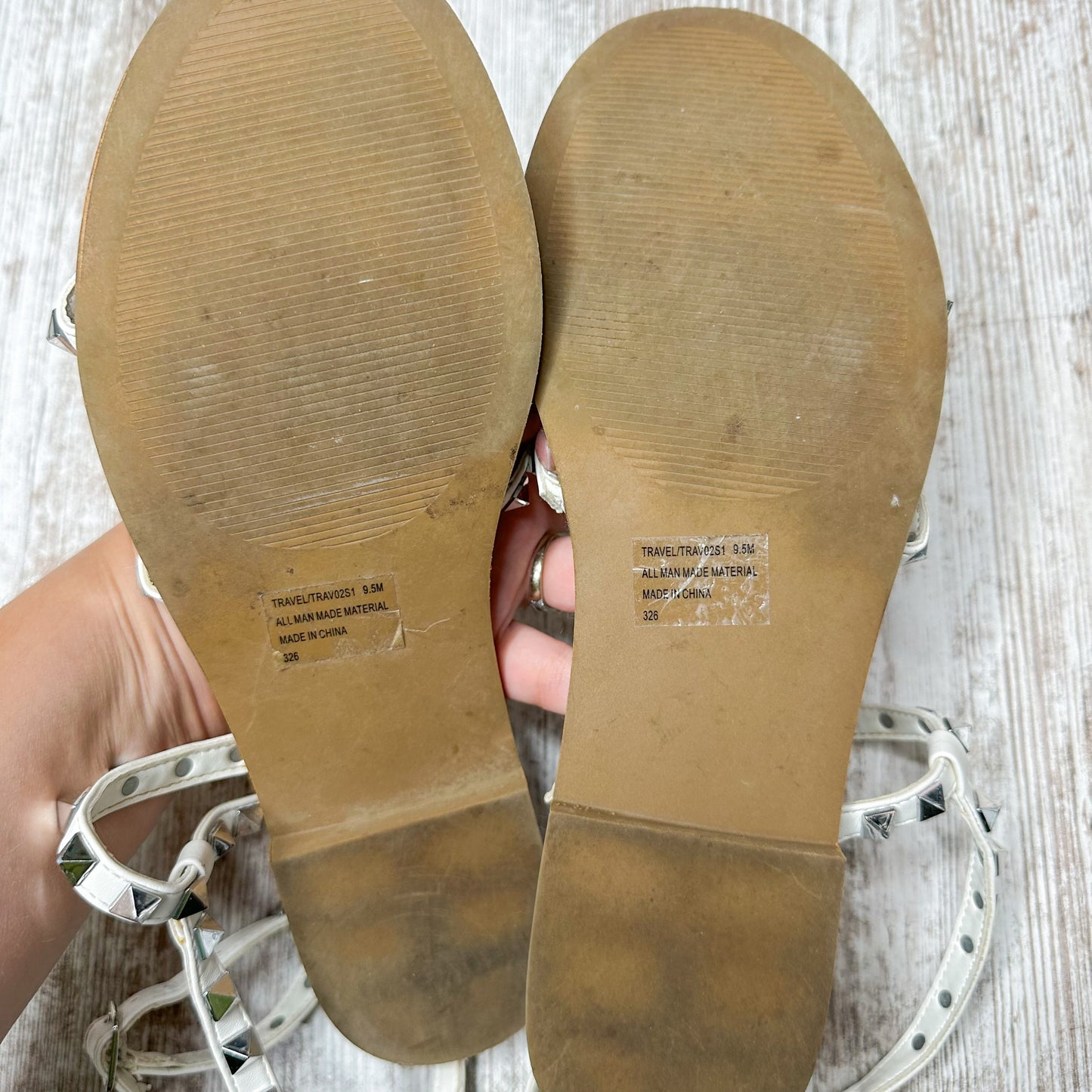 Steve Madden White Studded Travel Sandal Size 9.5