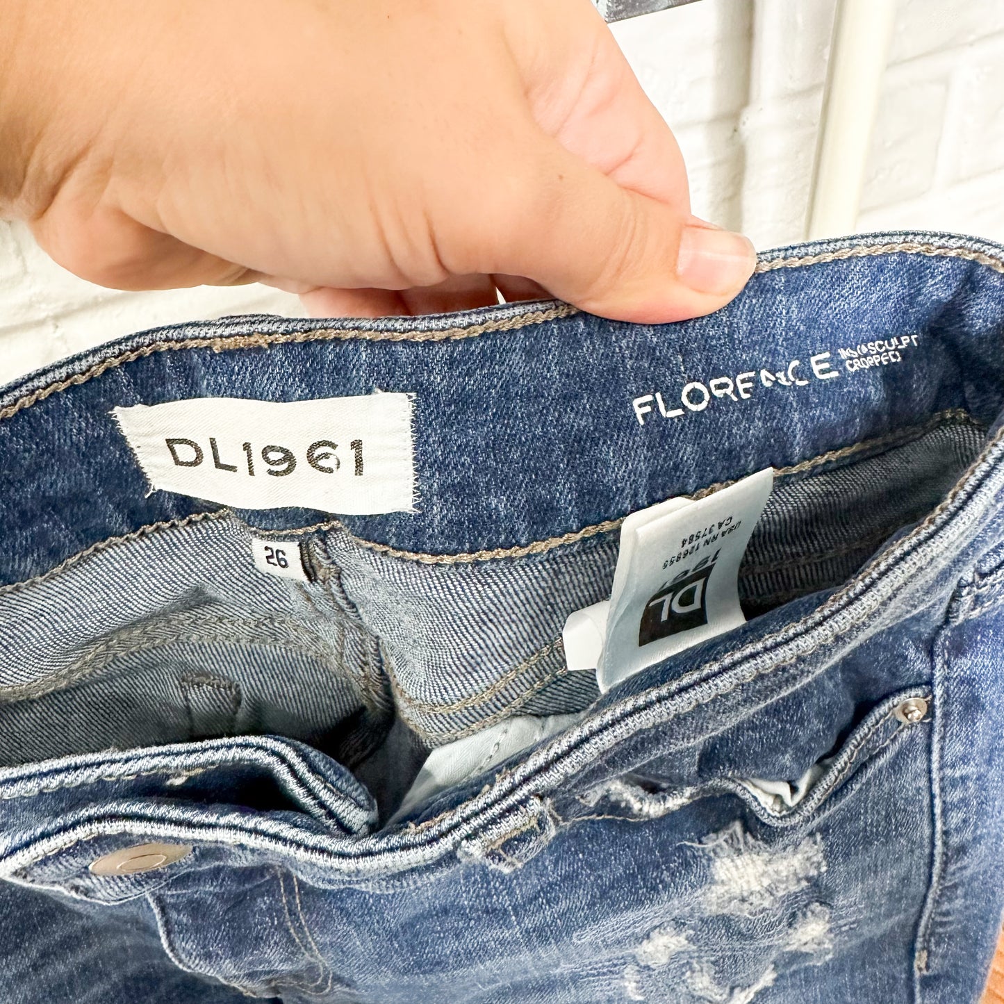 DL1961 Florence Instasculpt Distressed Jeans Size 26