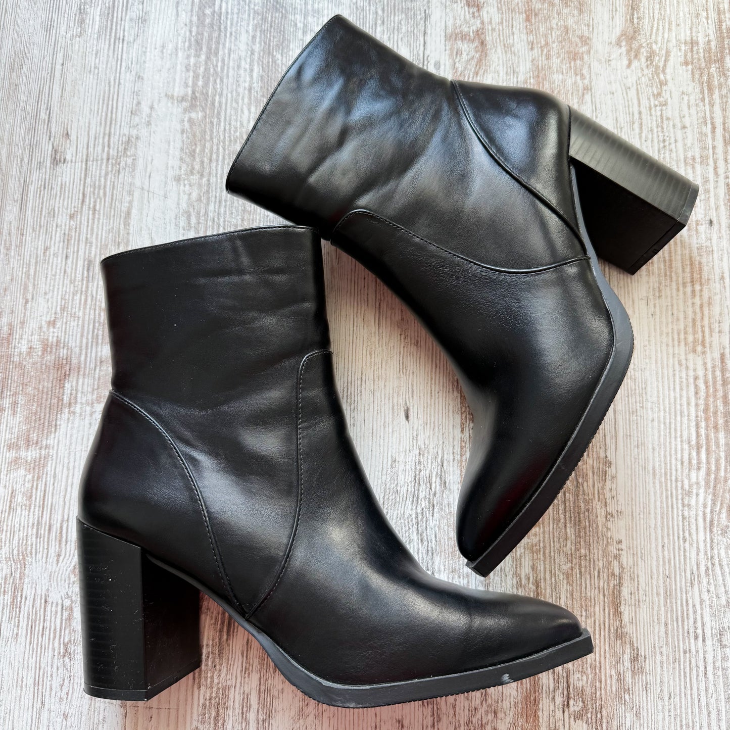 Laicigo Black Pointed Toed Ankle Boots (9.5)