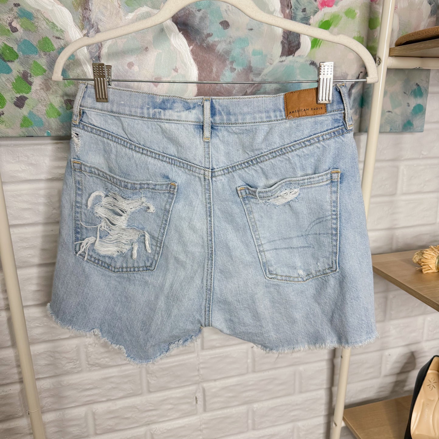 American Eagle 90’s Boyfriend Distressed Shorts Flower Pockets (4)