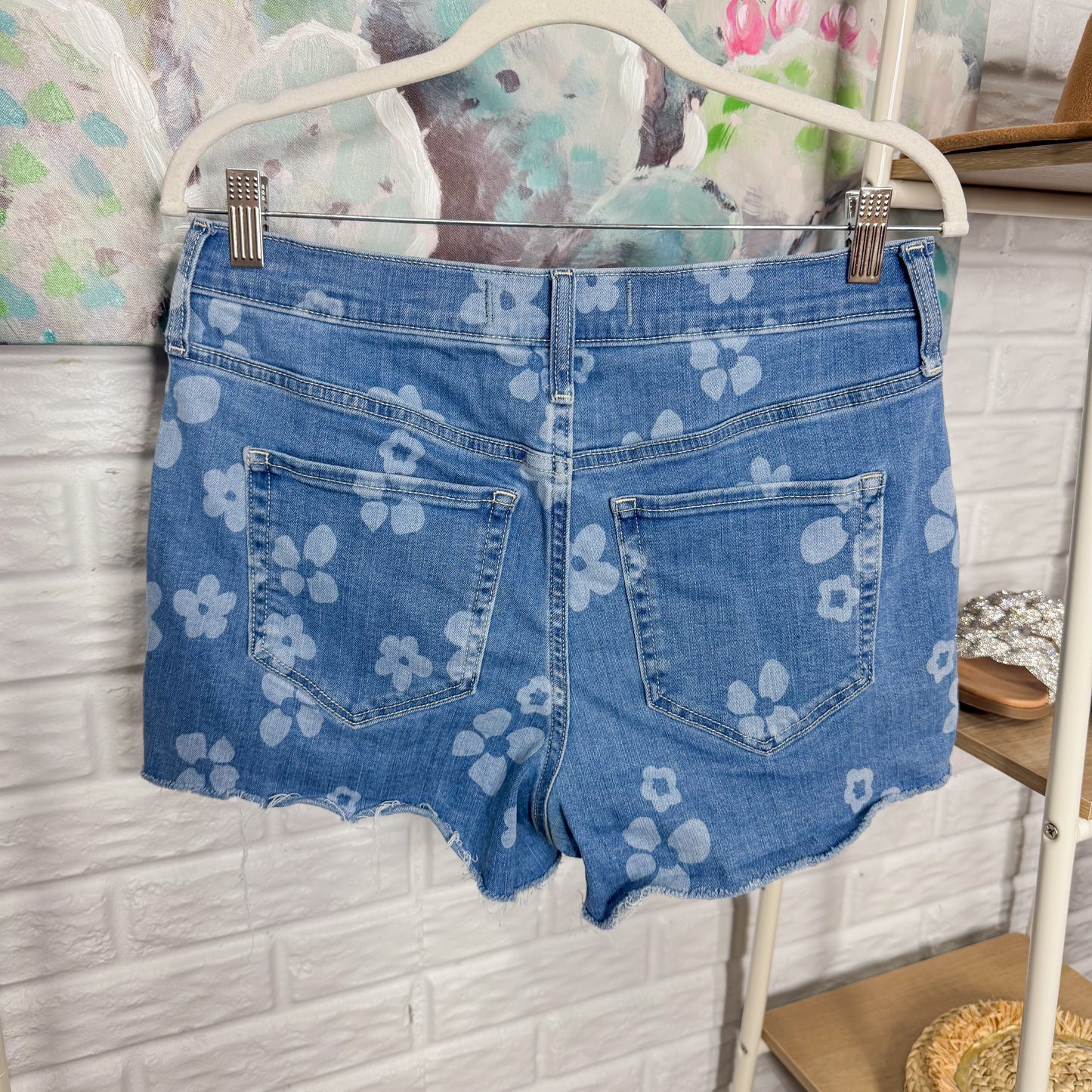 Hollister High Rise Flower Shorts 3” (13/31)