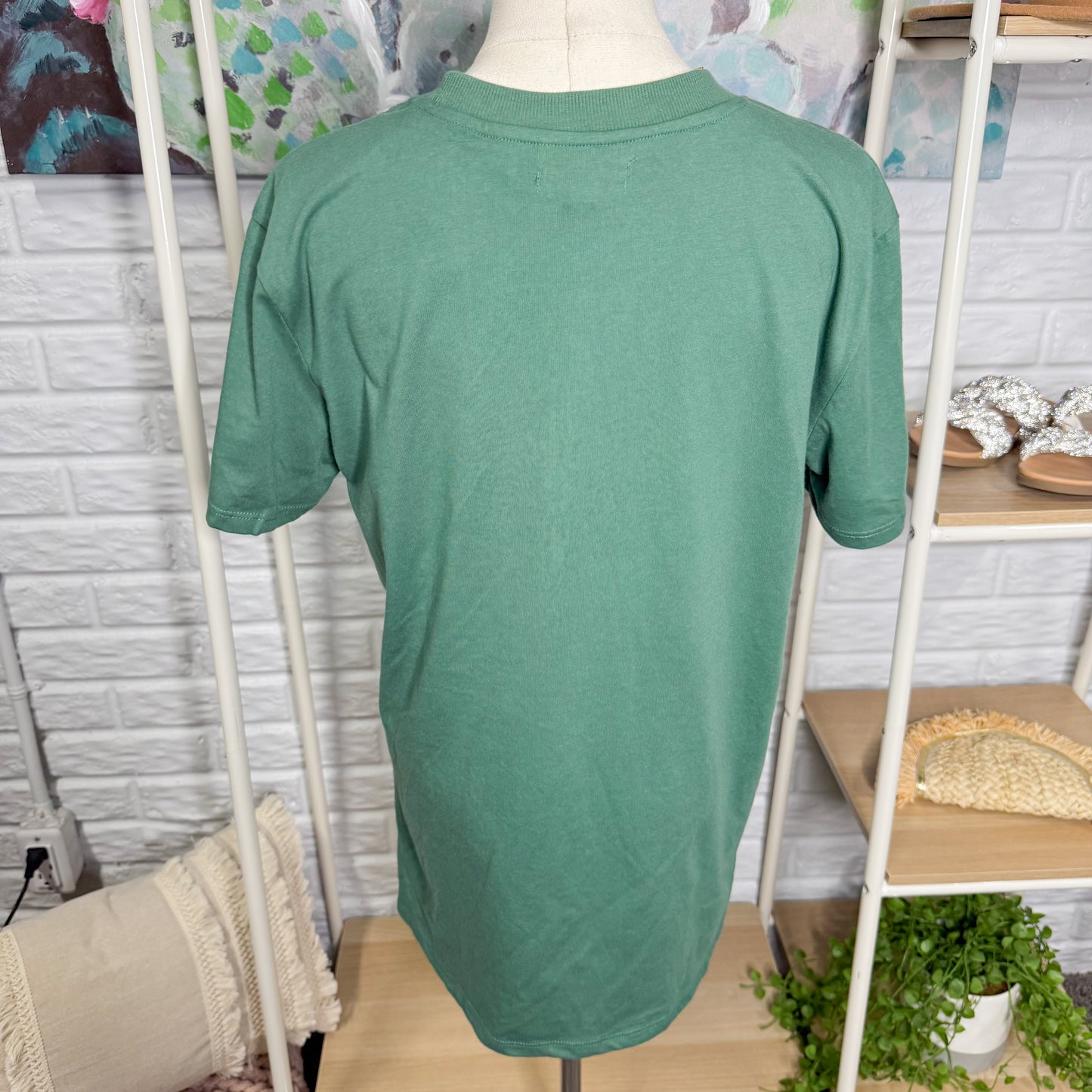 Maurice’s New Lake Life Graphic Tee (XS)