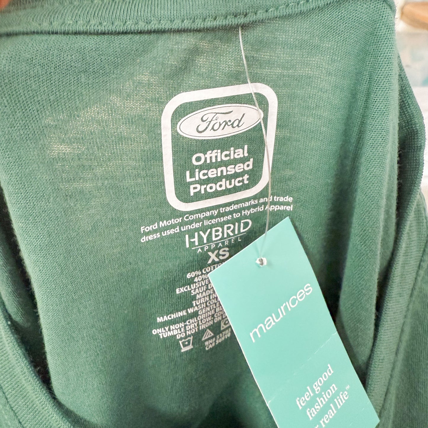 Maurice’s New Green Ford Bronco Christmas Tree Graphic Tee (XS)