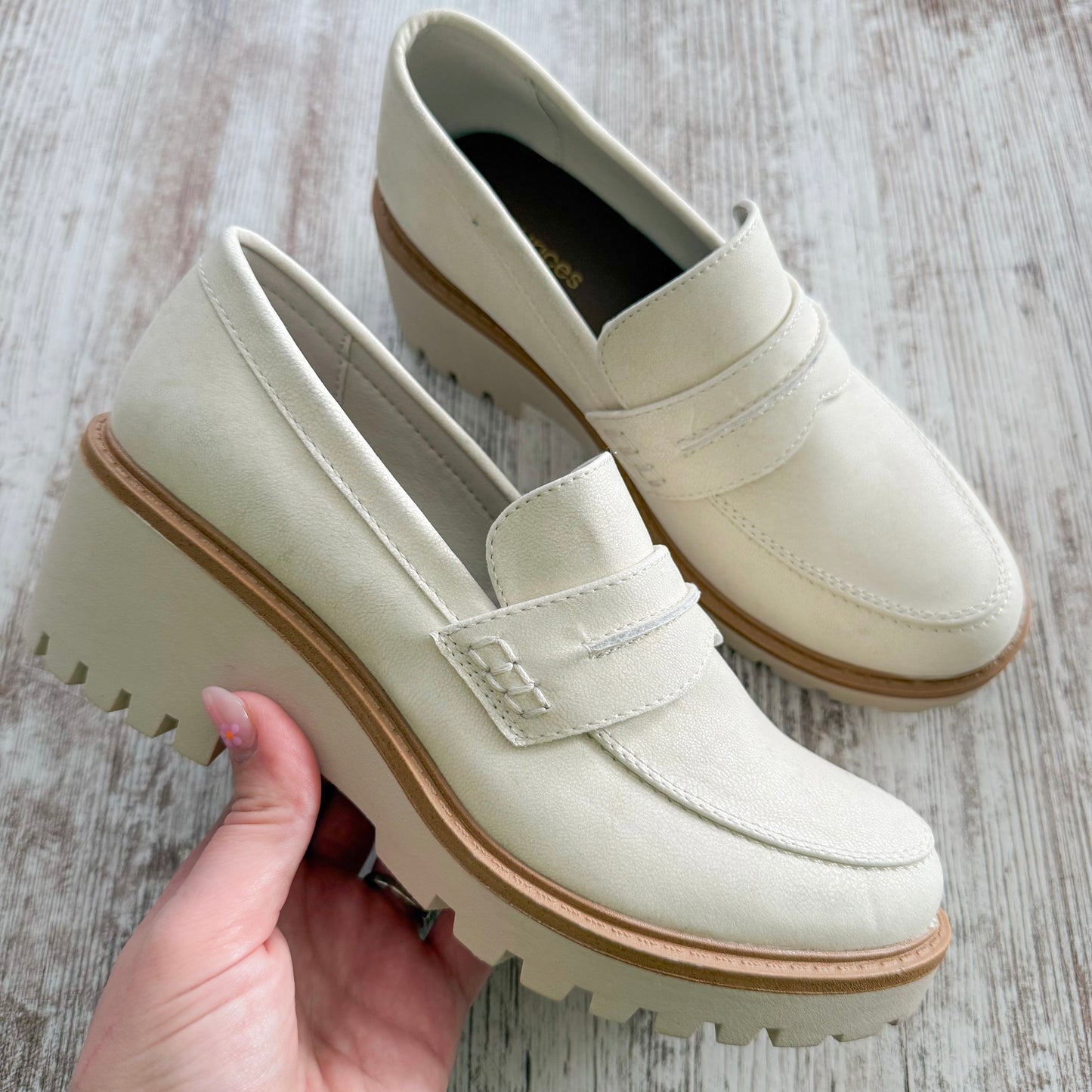 Maurices SuperCush Sydney Loafer size 6