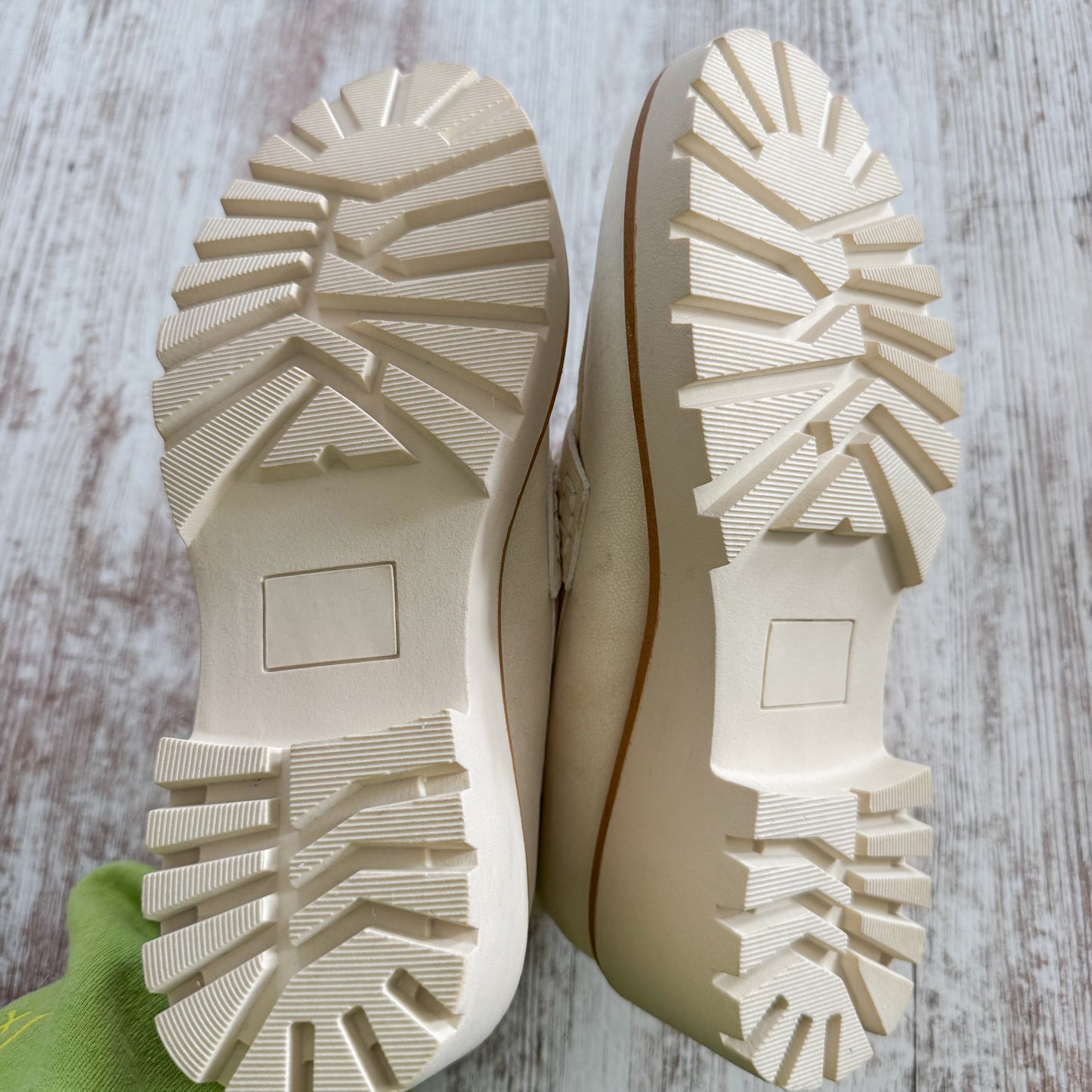 Maurices SuperCush Sydney Loafer size 6