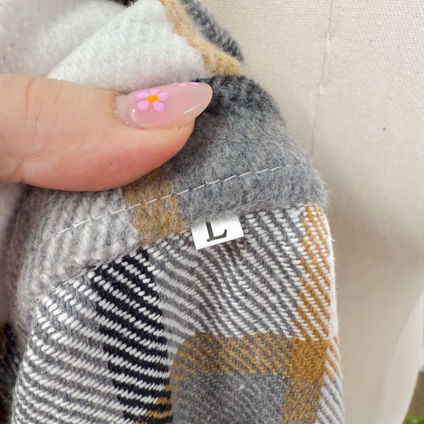Ainangua Grey Plaid Shacket (L)