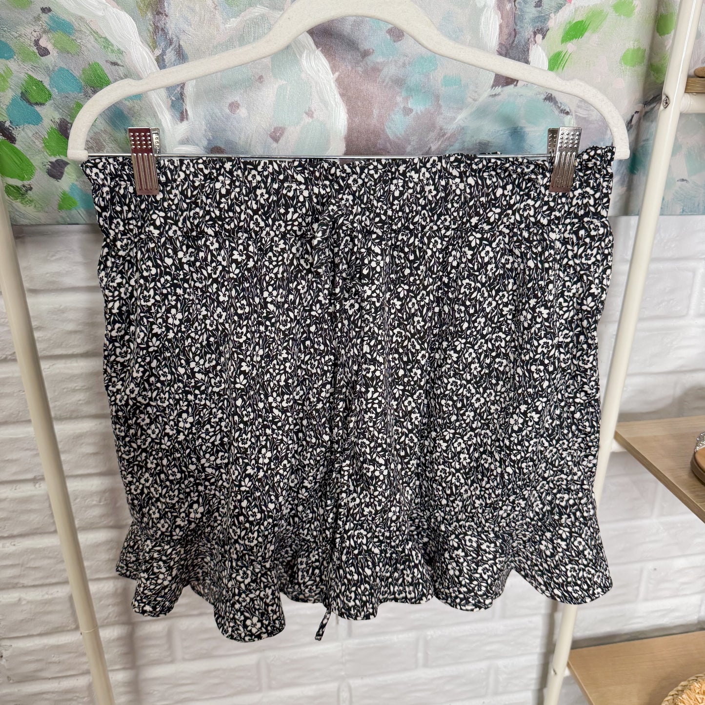 BTFBM Black Floral Shorts (L)
