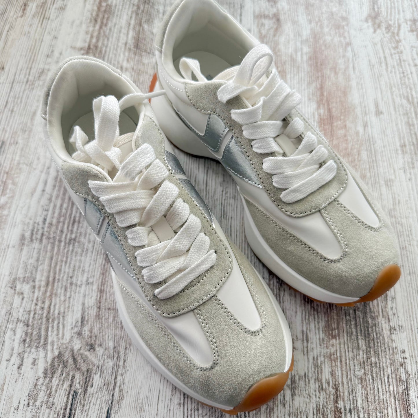 Steve Madden Women's Escapade Sneaker Taupe/Metallic/White (7)