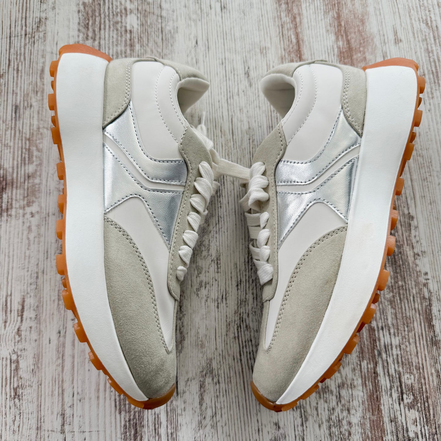 Steve Madden Women's Escapade Sneaker Taupe/Metallic/White (7)