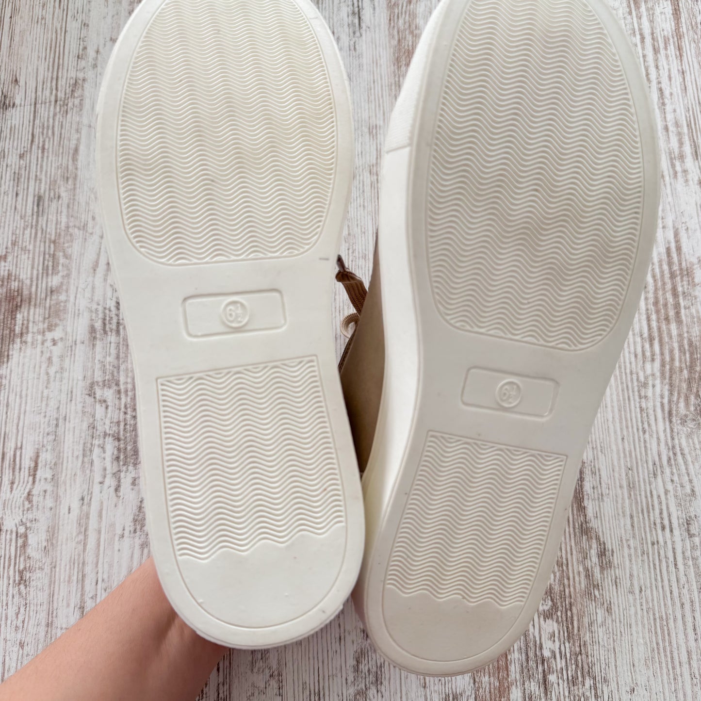 Maurice’s SuperCush Nora Hybrid Sneaker (6.5)