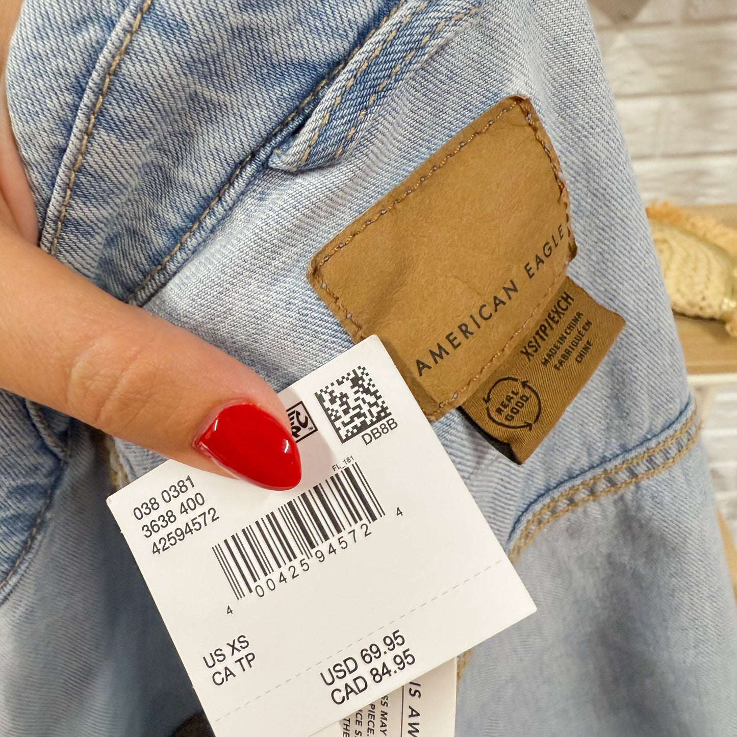 American Eagle New Cropped Cut-Off Denim Jacket (XS)