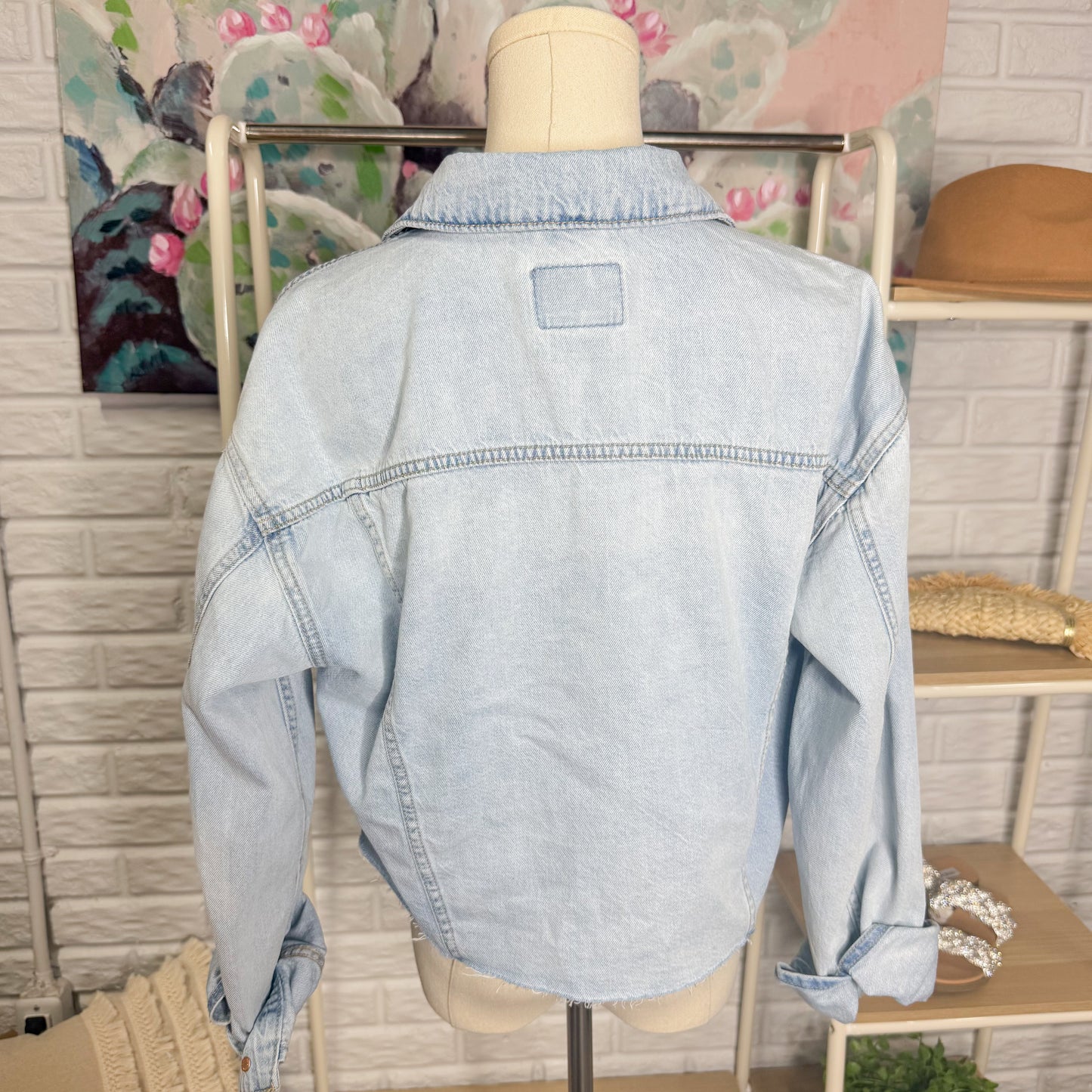 American Eagle New Cropped Cut-Off Denim Jacket (XS)