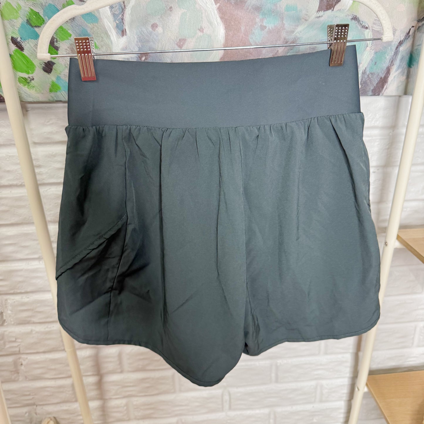 Blooming Jelly Grey Crossover Band Shorts (L)
