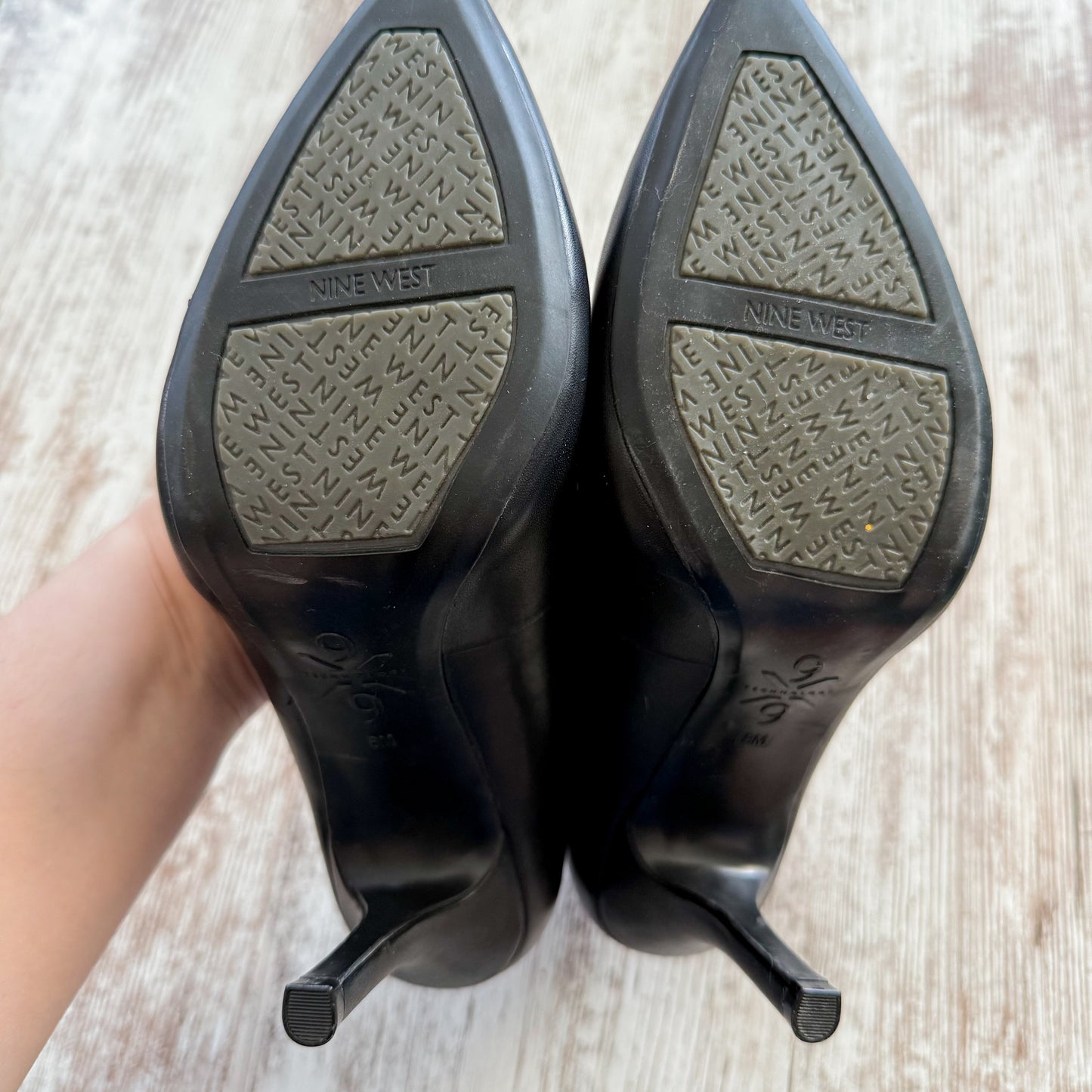 Nine West Fifth9X9 Black Leather Pump (8)