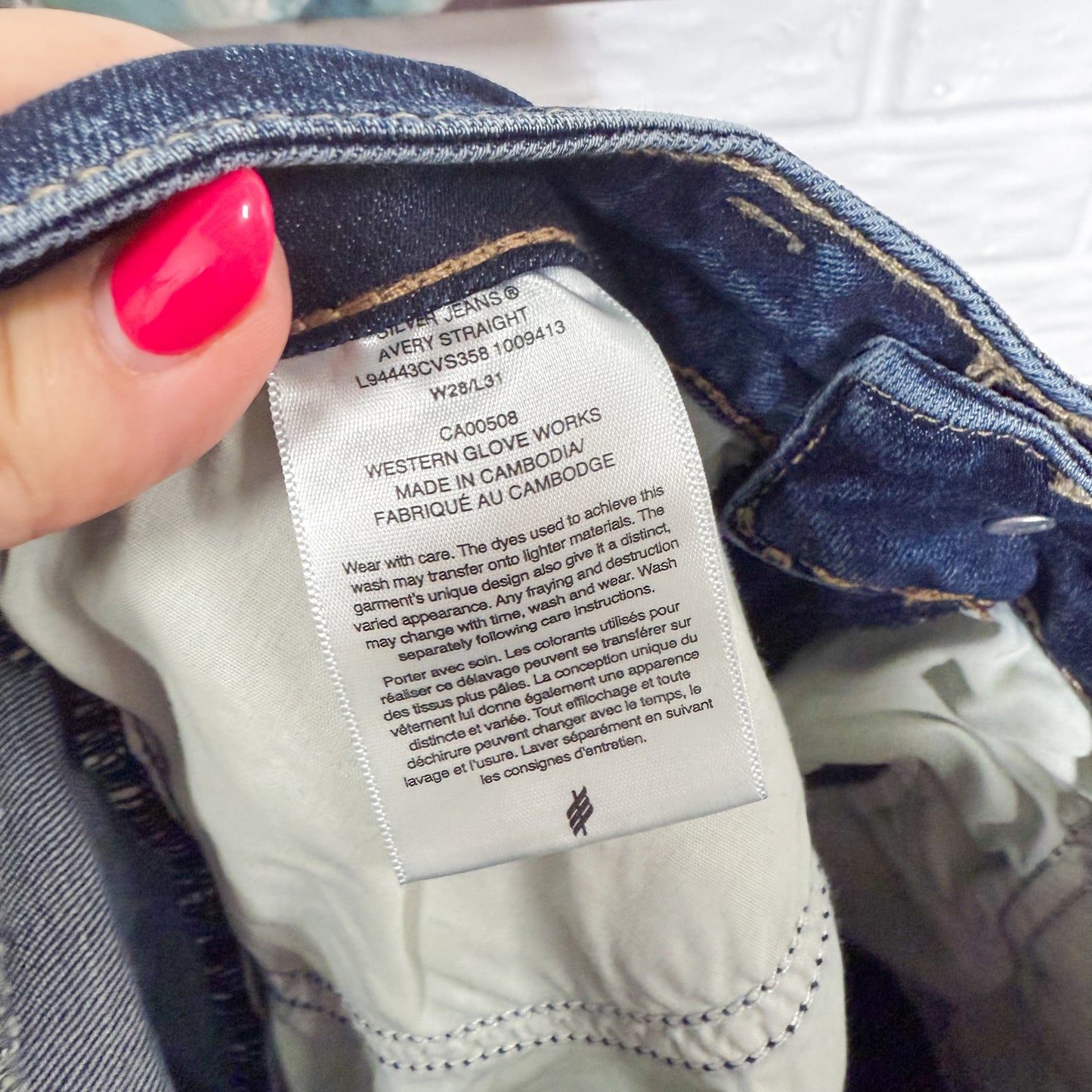 Silver Jeans Avery High Rise Straight Jeans (W28/L31)