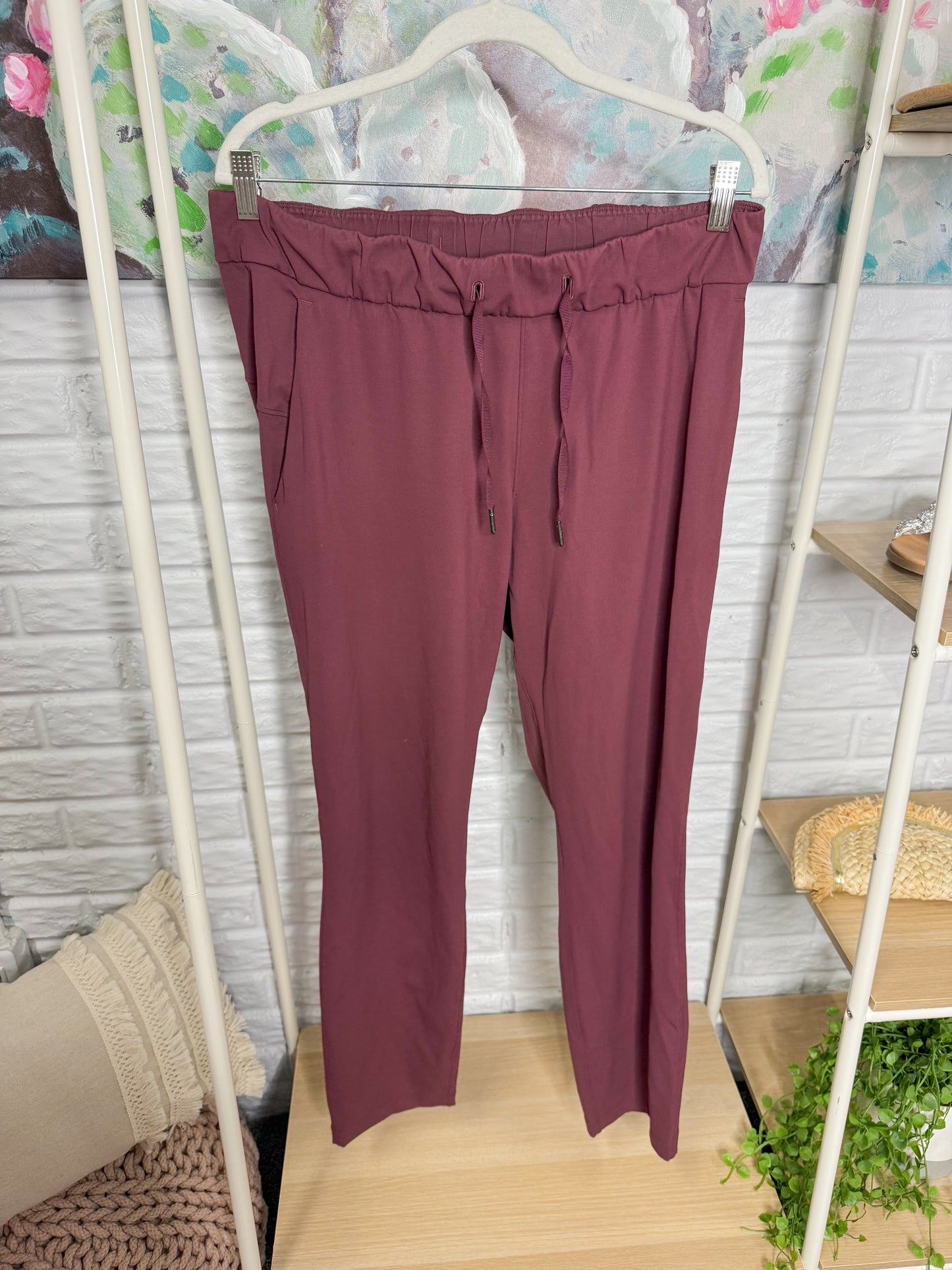 Lululemon Redwood On The Fly Pants 28’ (8)
