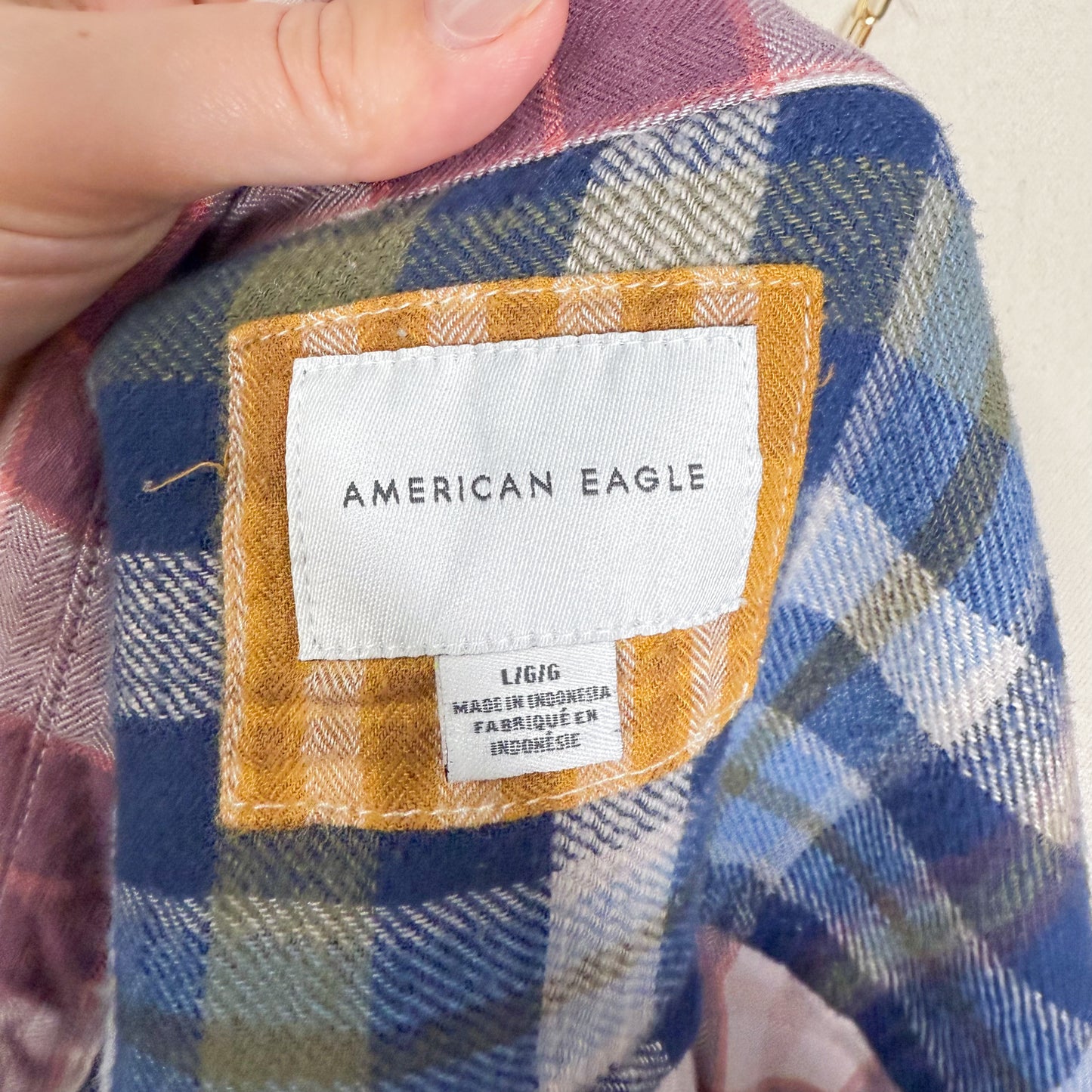 American Eagle Cozy Cabin Plaid Cropped Button Down Shirt (L)