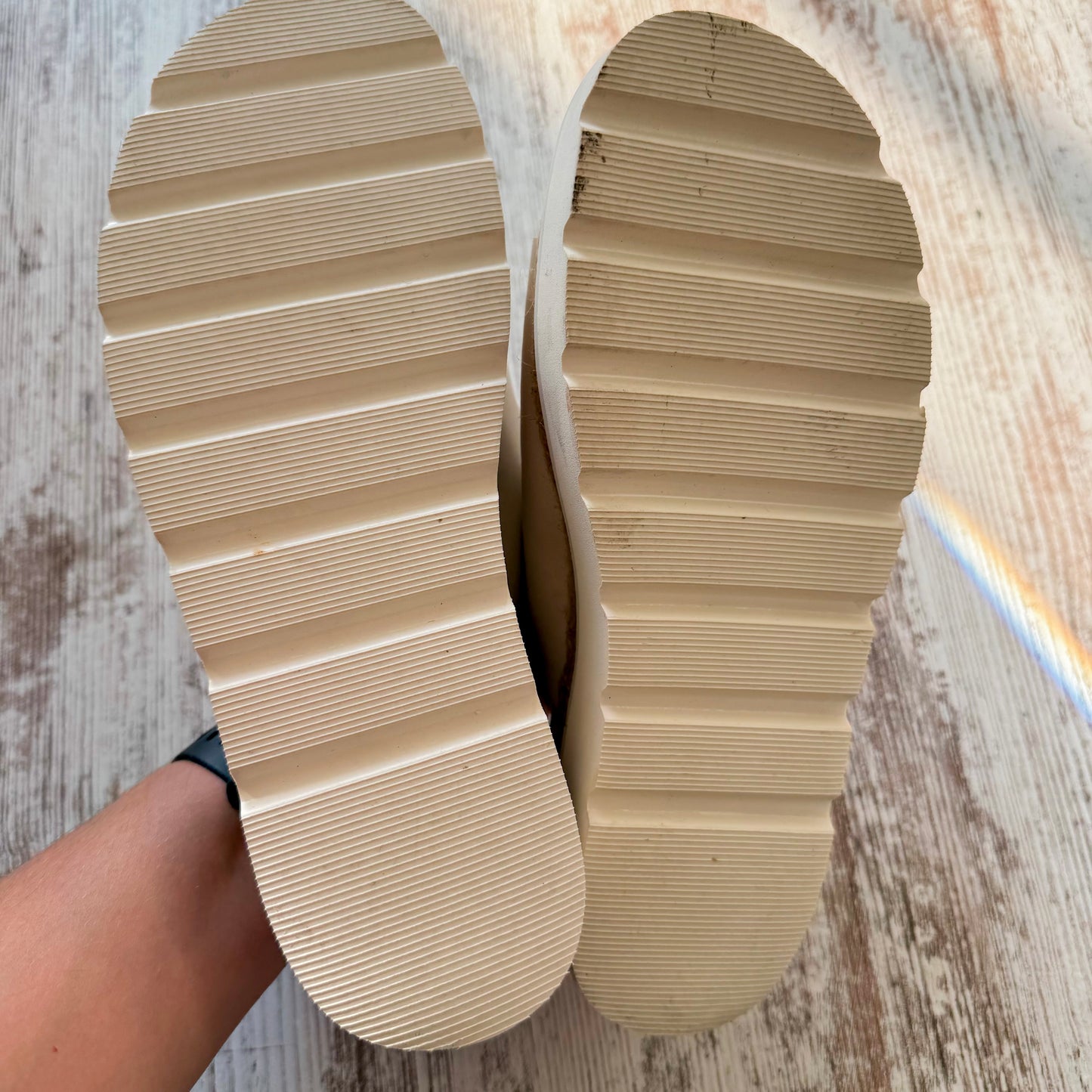 Madden Girl Mythical Platform Sandel (9.5)