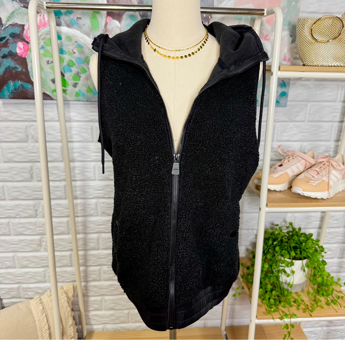 Avia Shearling Black Vest (XS)