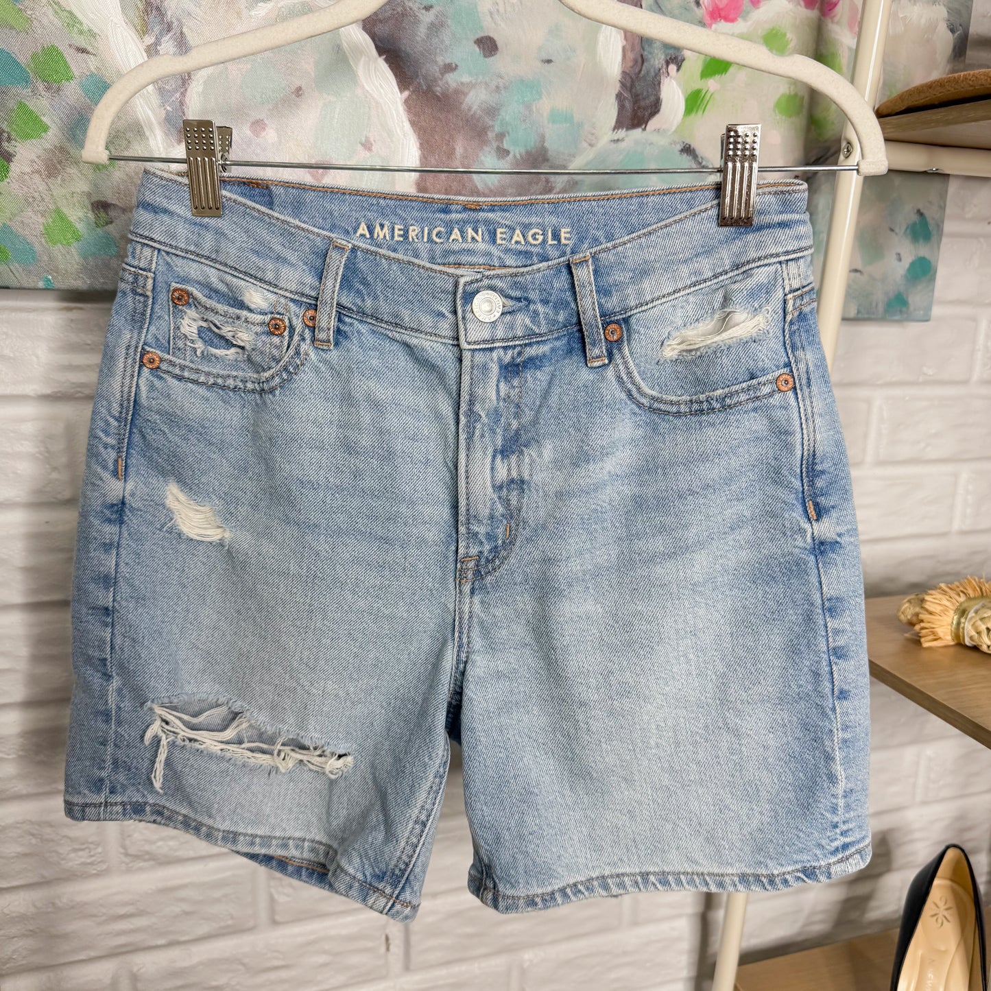 American Eagle 6" Strigid Super High-Waisted Relaxed Ripped Denim Short (0)