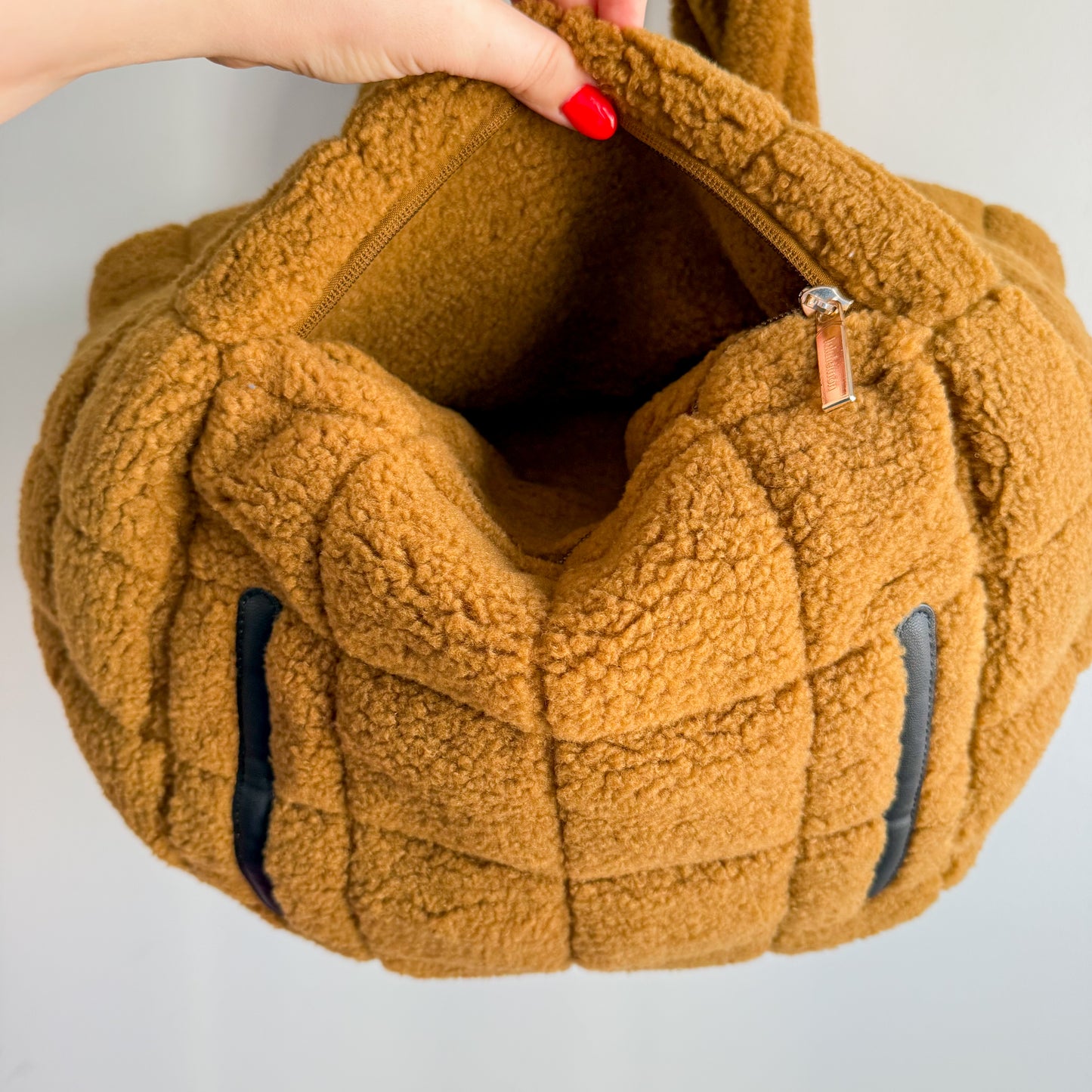 Lululemon Quilted Grid Tote Bag 26L *Fleece / Burnt Caramel