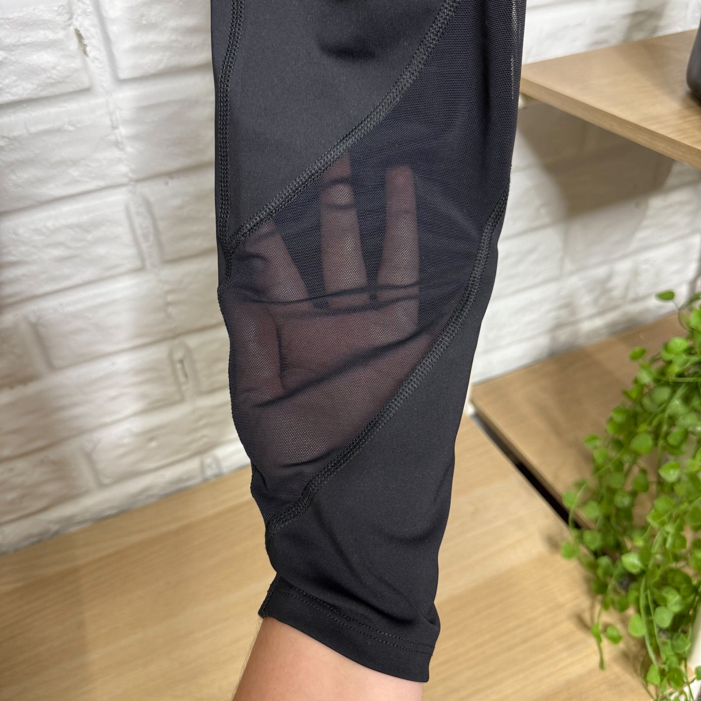 Yvette Black Matching Sports Bra + High-Waisted Leggings (M/L)