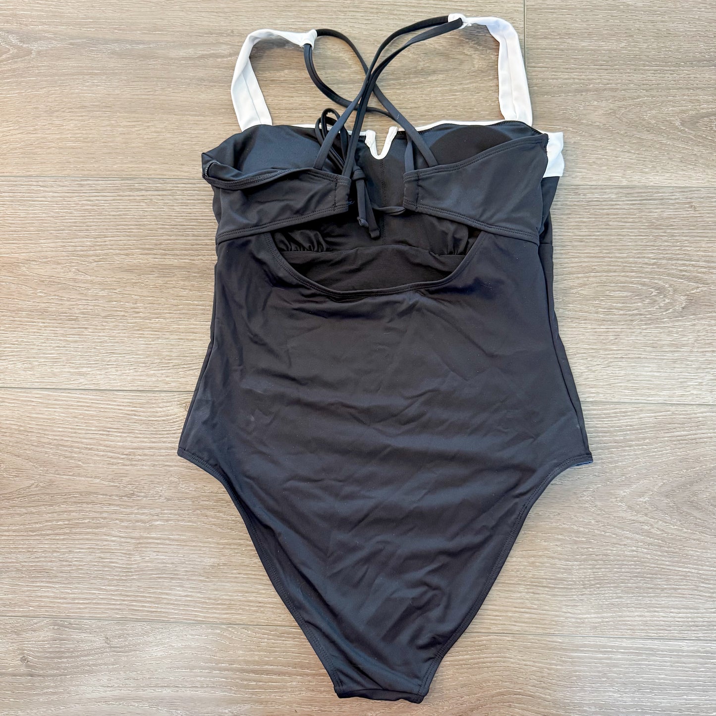 Cupshe New Black & White One Piece Swimsuit (M)