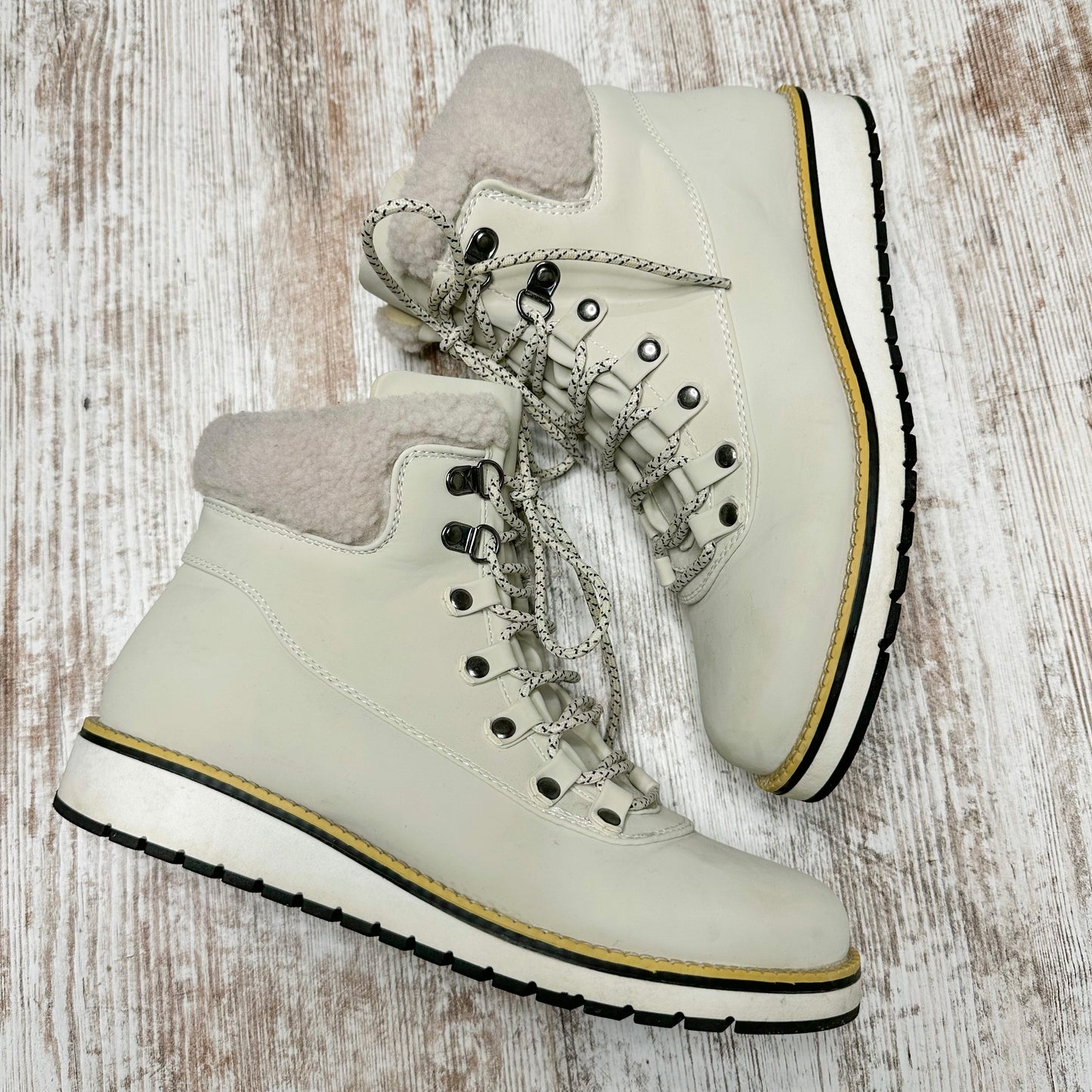 Aspen Nomad Stone Water Resistant Boots Size 9