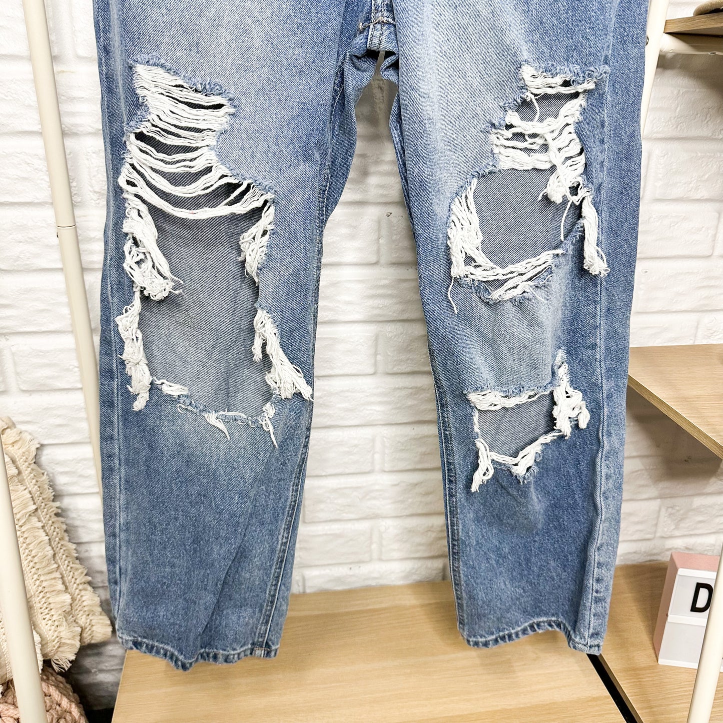 KanCan Distressed Straight Leg High Rise Jeans Size 28