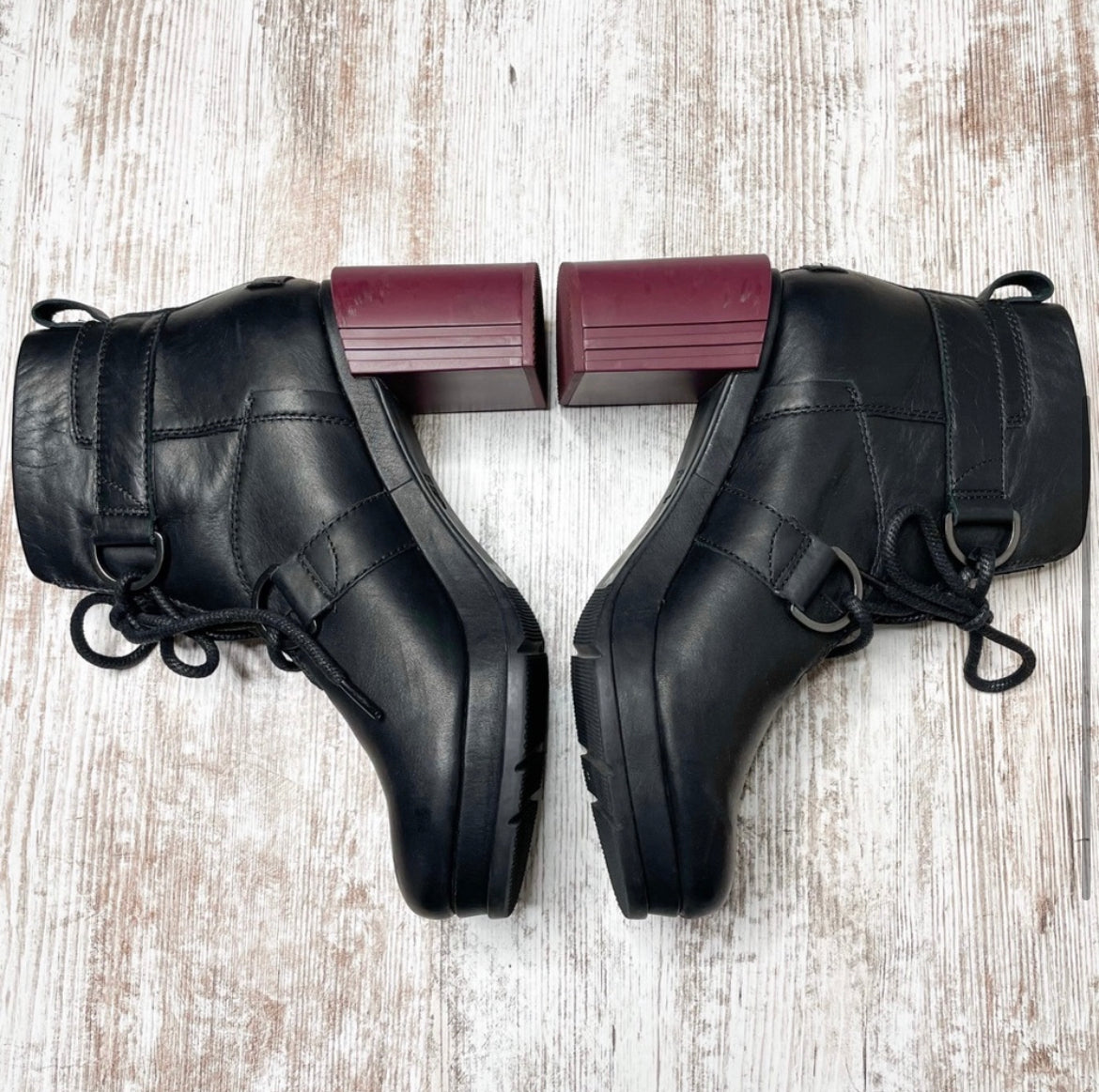 Sorel Margo Lace Up Waterproof Leather Boots Size 9.5