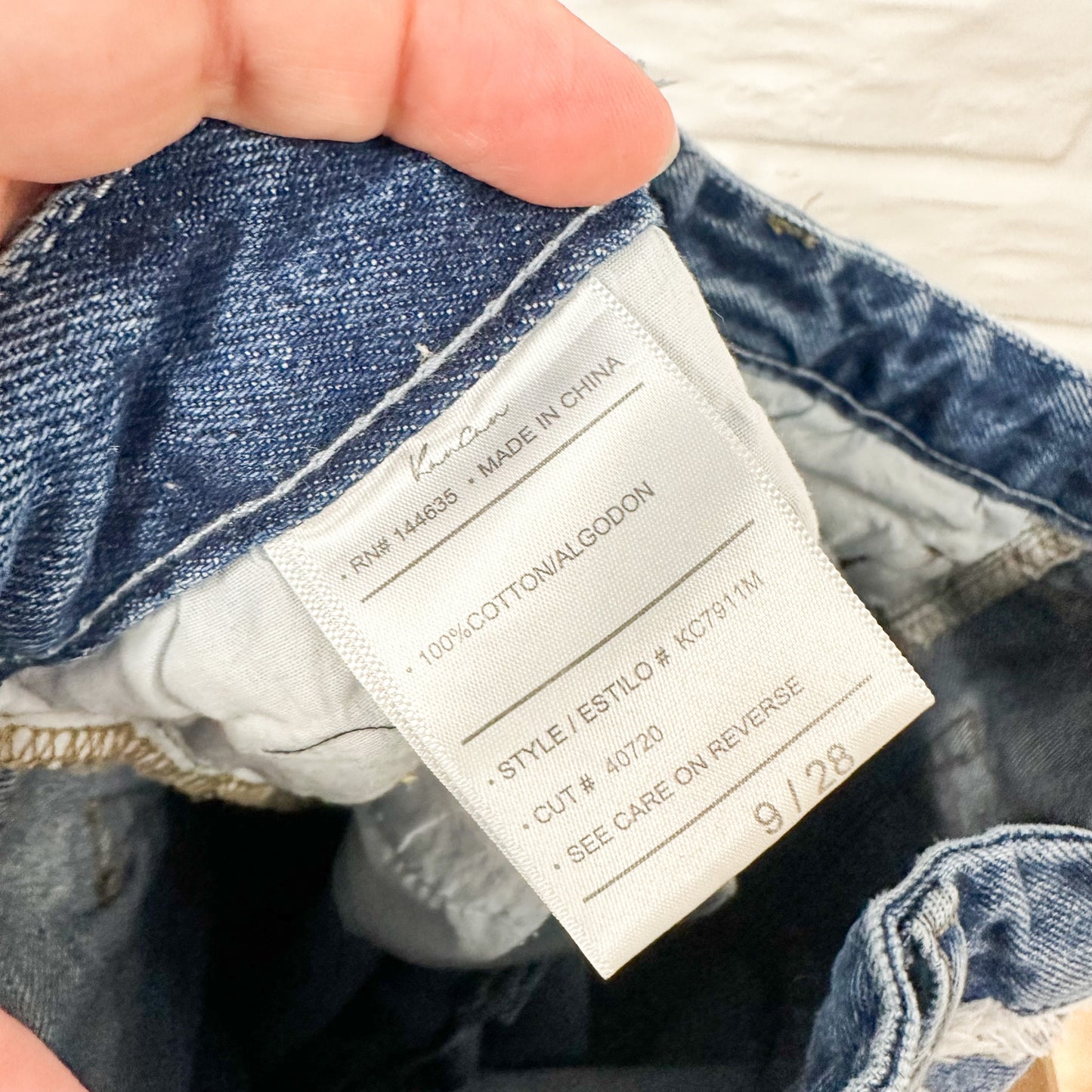 KanCan Distressed Straight Leg High Rise Jeans Size 28