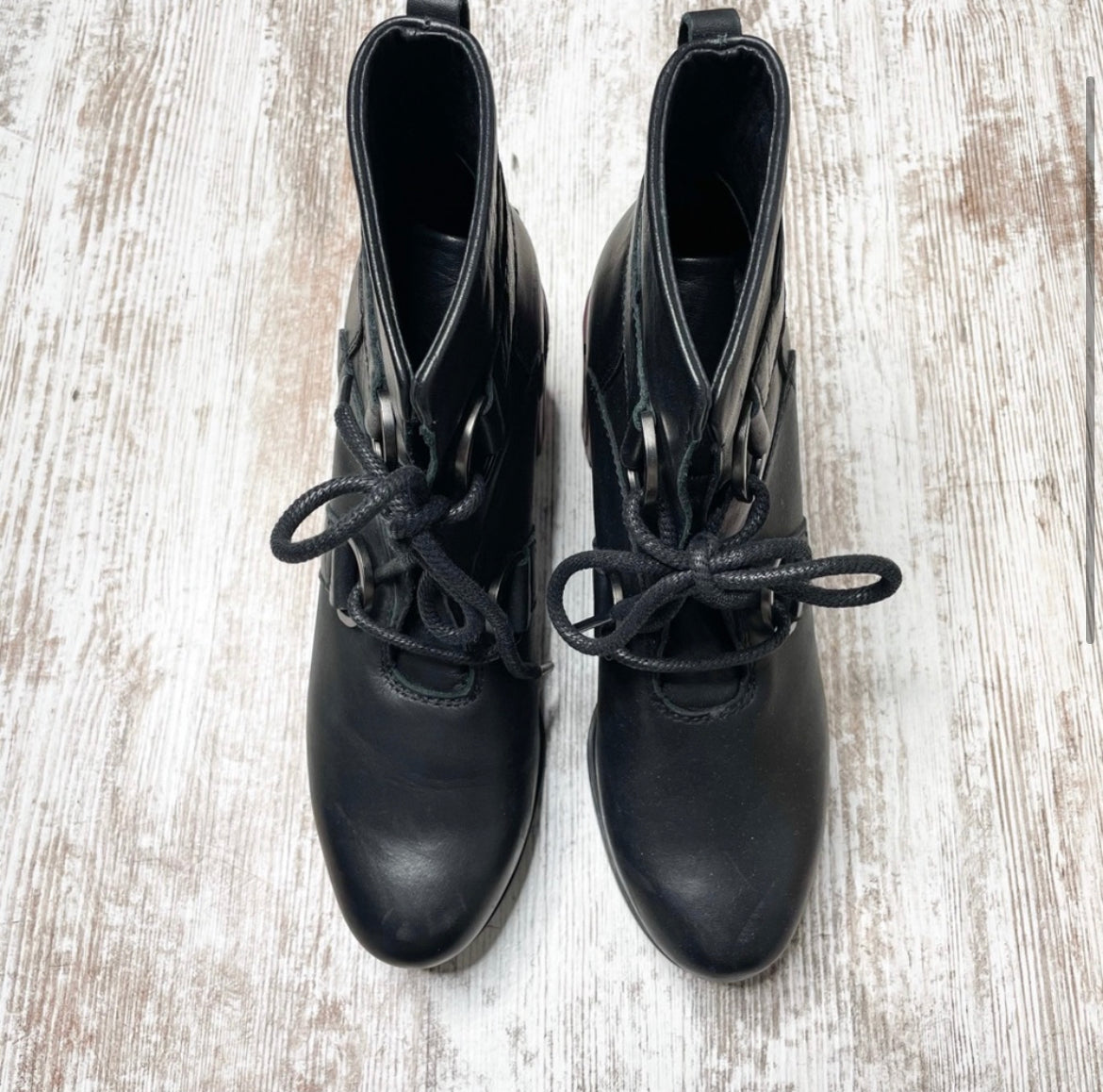 Sorel Margo Lace Up Waterproof Leather Boots Size 9.5