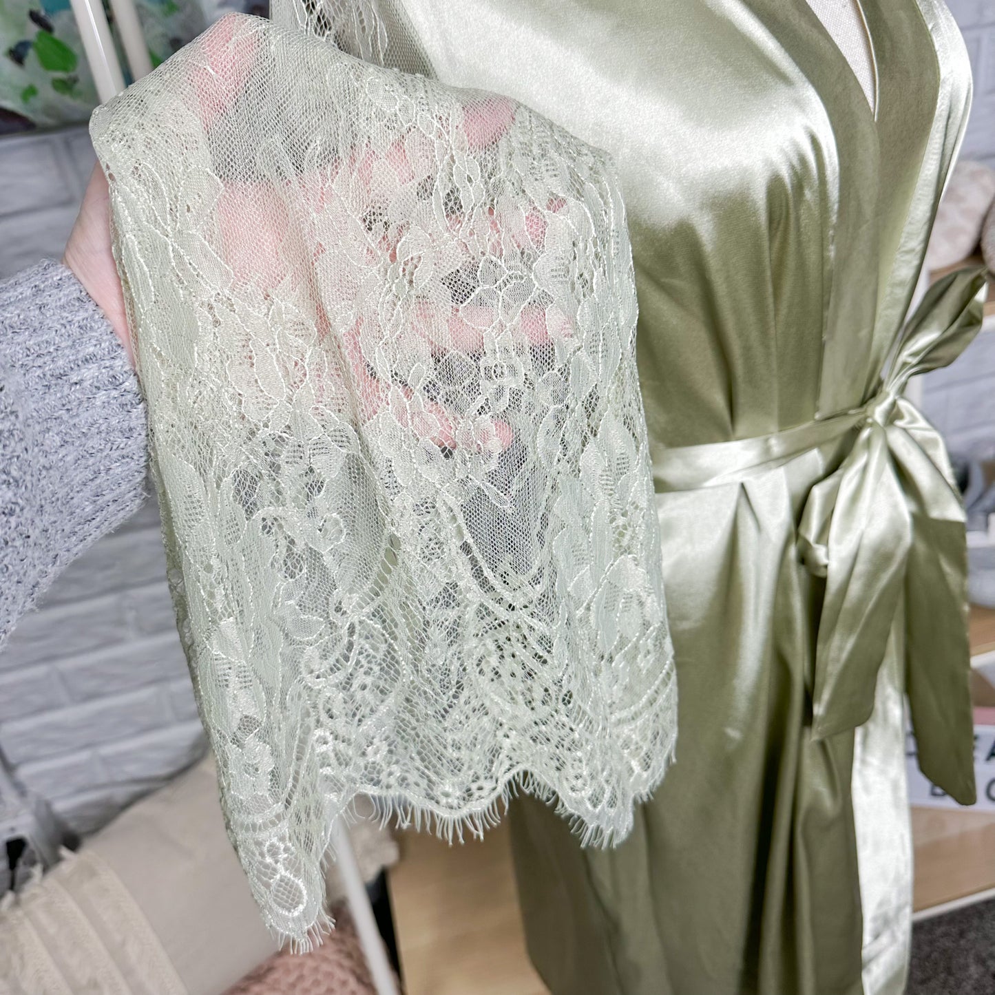 Avidlove New Green Satin Lace Robe Size Medium